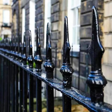 Ultra Modern, Stylish Apartment Next To Princes St Edimburgo Exterior foto
